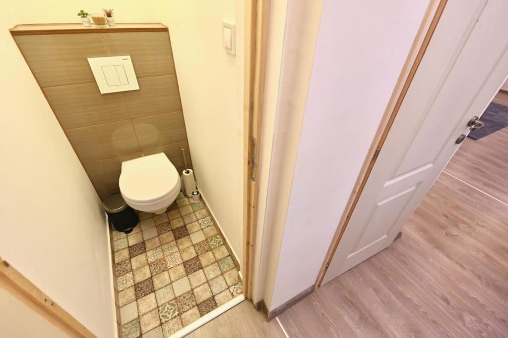 Cute Gallery Flat In Kiraly Street Budapest Exterior foto